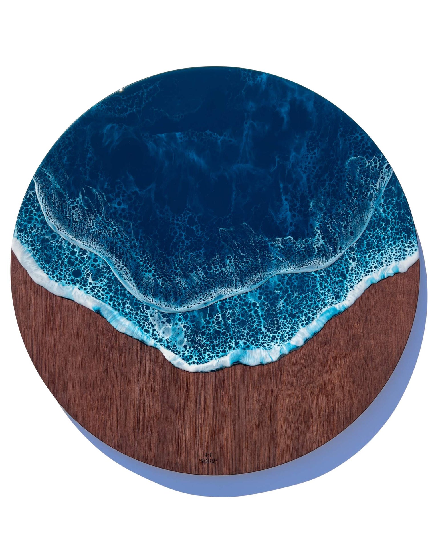 Dió Fa kerek falikép sötétkék hullámokkal epoxigyantából.